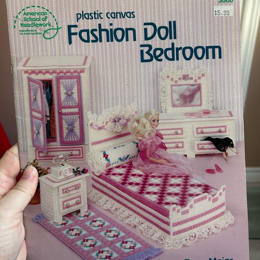 4/$50 plastic canvass craft book Fashion Doll Bedroom Set - Pink and White 🙋‍♀️